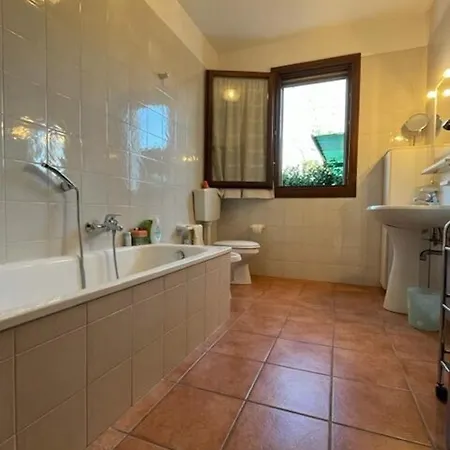 Charming With Pool In Albarella *