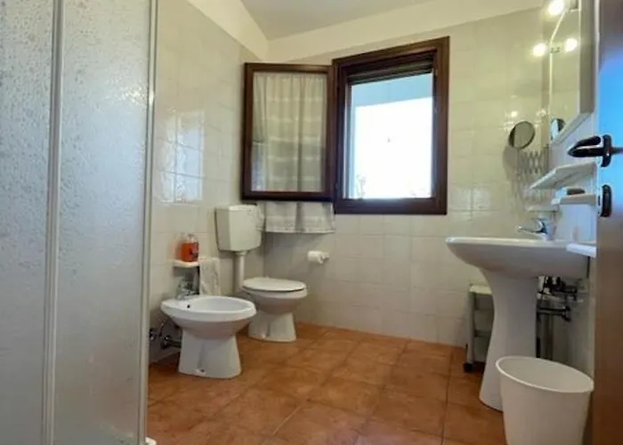 Charming Villa With Pool In Albarella *